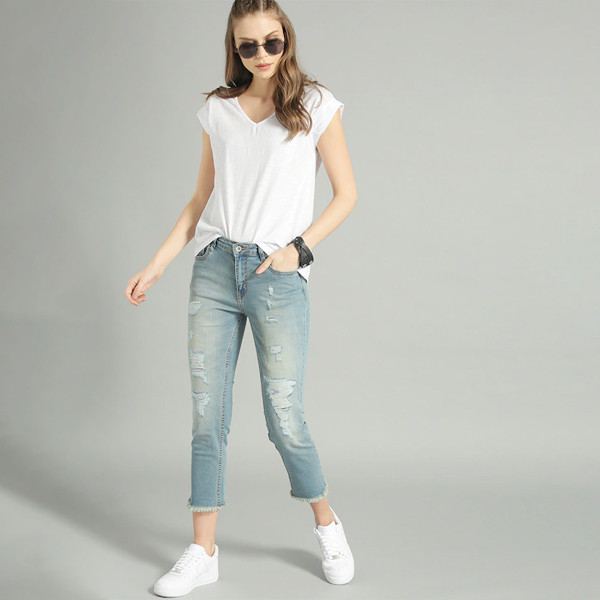 Women White Solid V-Neck Pure Cotton T-shirt